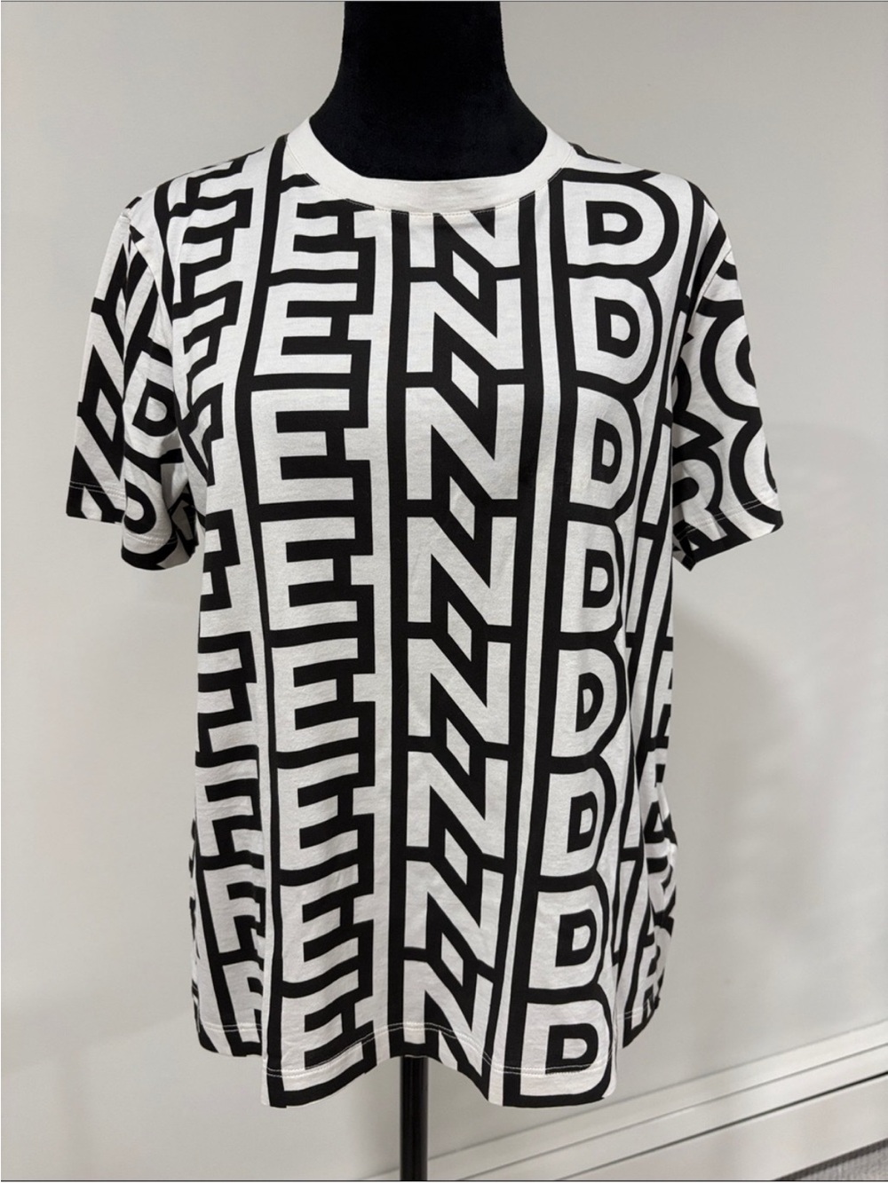 Fendi Marc Jacobs collab black and white short sleeve T-shirt